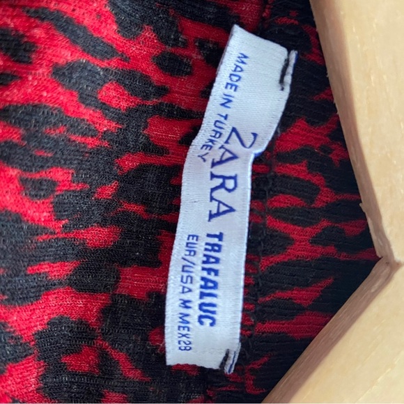 ZARA TRAFALUC RED/BLACK LEOPARD PRINT MOCK NECK SHORT SLEEVED TOP, MEDIUM - Picture 6 of 6